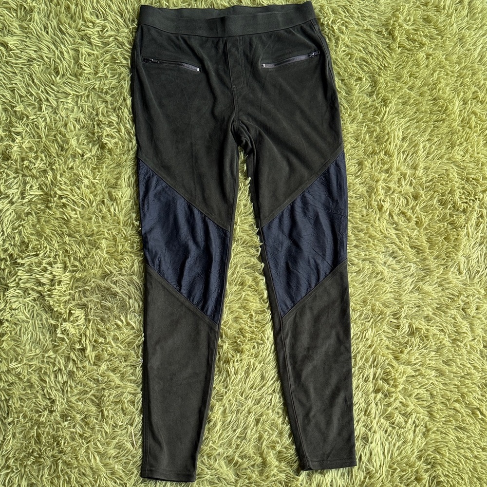 Simply Vera Vera Wang Green and Black Active Leggings Women’s Size M